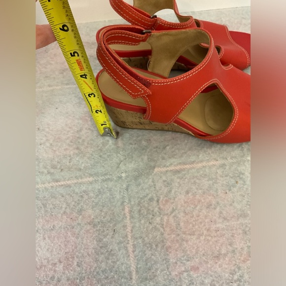 Naturalizer Cinda Wedge Sandals Papaya 9.5W - Picture 3 of 6